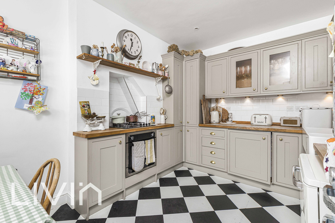 3 bed apartment for sale in Melfort Road, Thornton Heath  - Property Image 4
