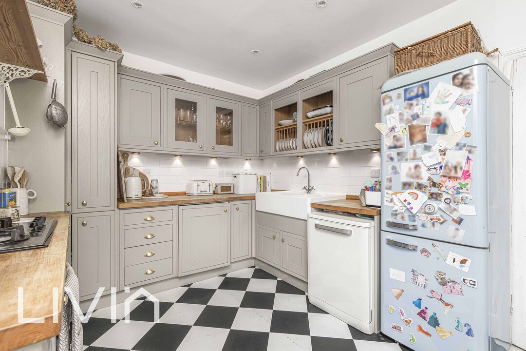 3 bed apartment for sale in Melfort Road, Thornton Heath  - Property Image 6