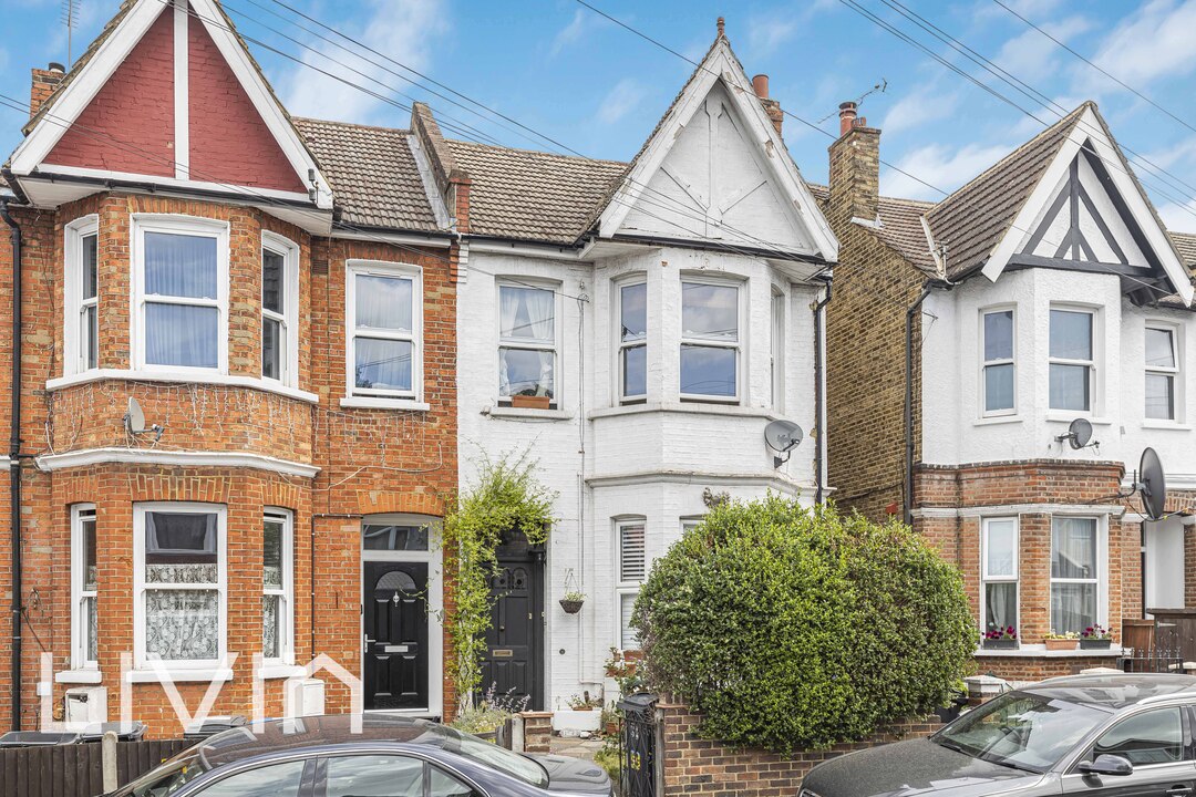 3 bed apartment for sale in Melfort Road, Thornton Heath, CR7