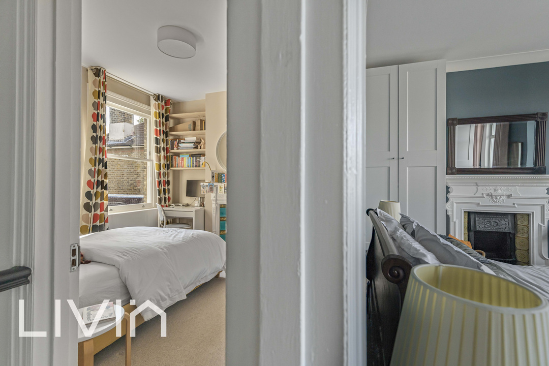3 bed terraced house for sale in Edith Road, London  - Property Image 14