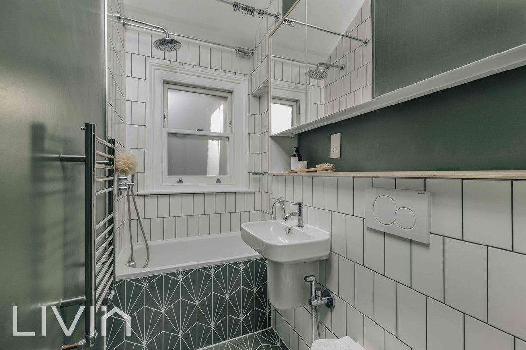 3 bed terraced house for sale in Edith Road, London 11