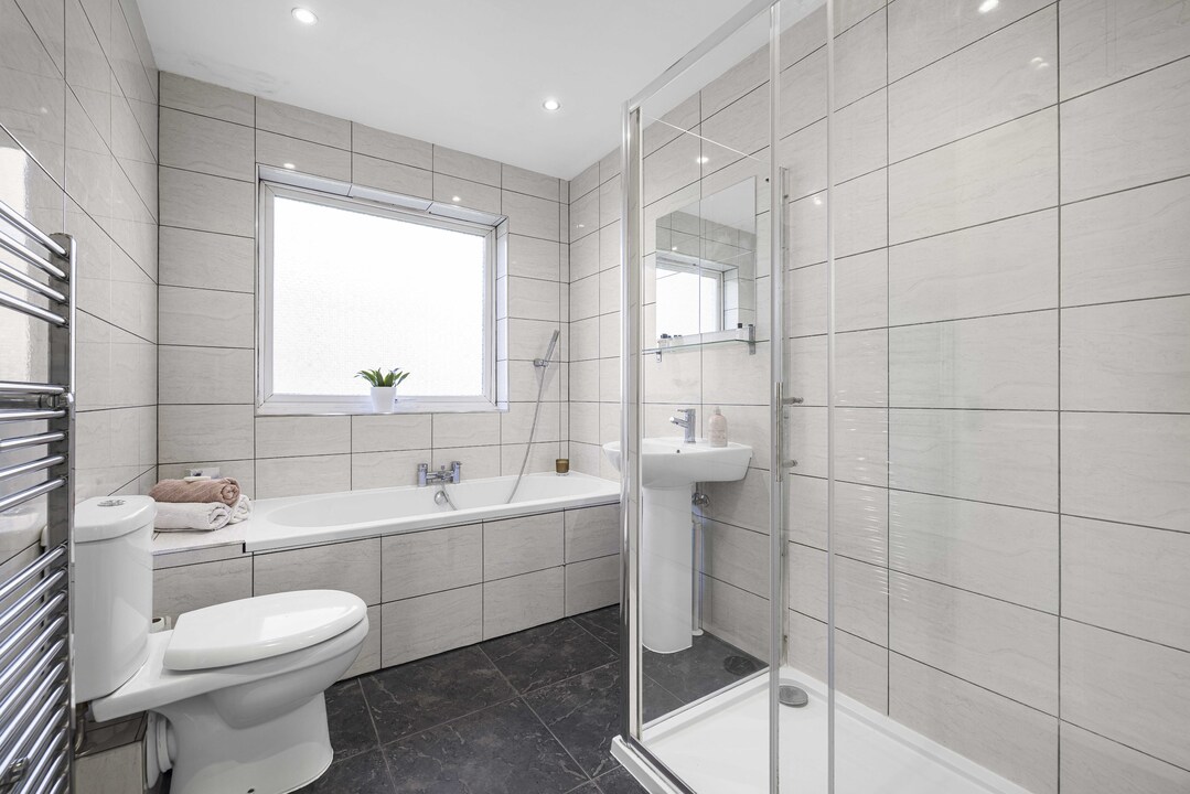 3 bed maisonette for sale in Pixton Way, Croydon 10