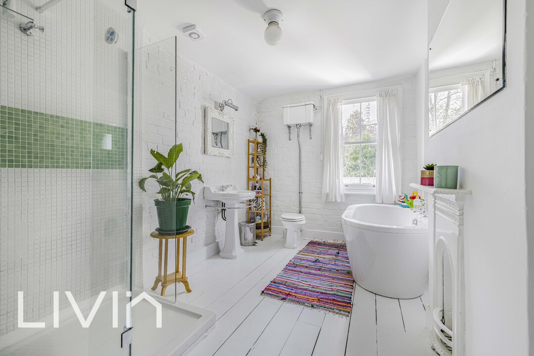 3 bed end of terrace house for sale in Tanfield Road, Croydon 13