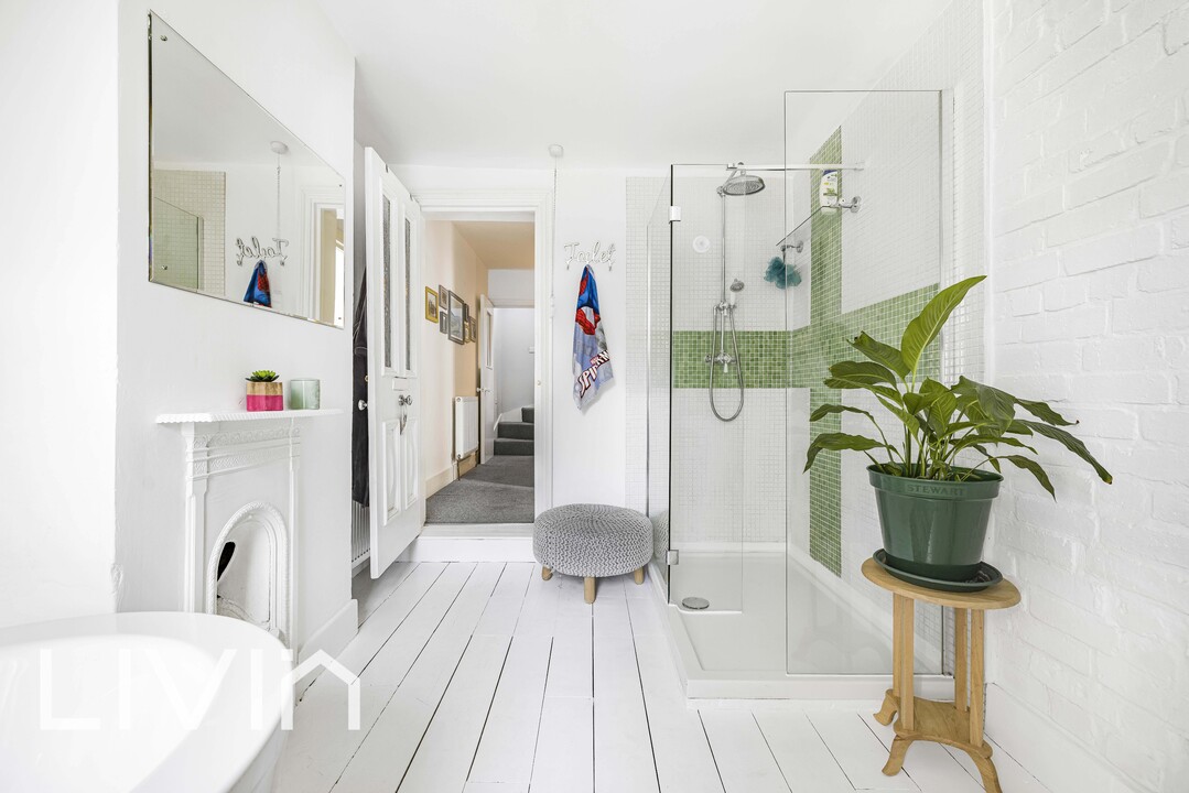 3 bed end of terrace house for sale in Tanfield Road, Croydon 12