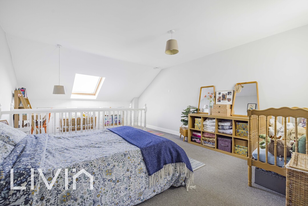 3 bed end of terrace house for sale in Tanfield Road, Croydon, CR0