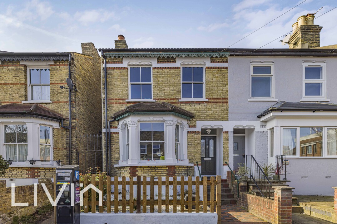 3 bed end of terrace house for sale in Tanfield Road, Croydon, CR0