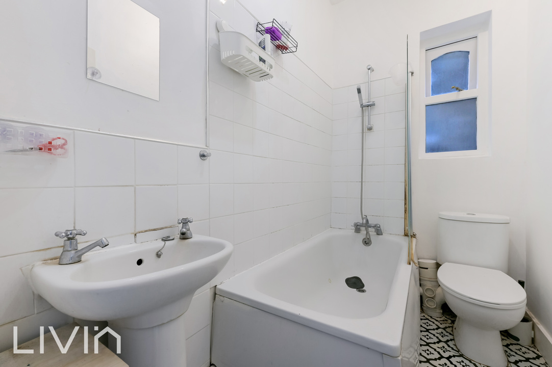 1 bed apartment for sale in Elgin Road, Croydon 2