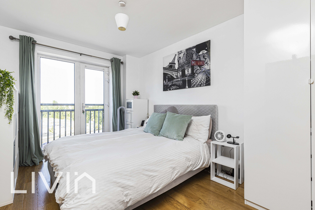 2 bed apartment for sale in Watson Place, South Norwood  - Property Image 4