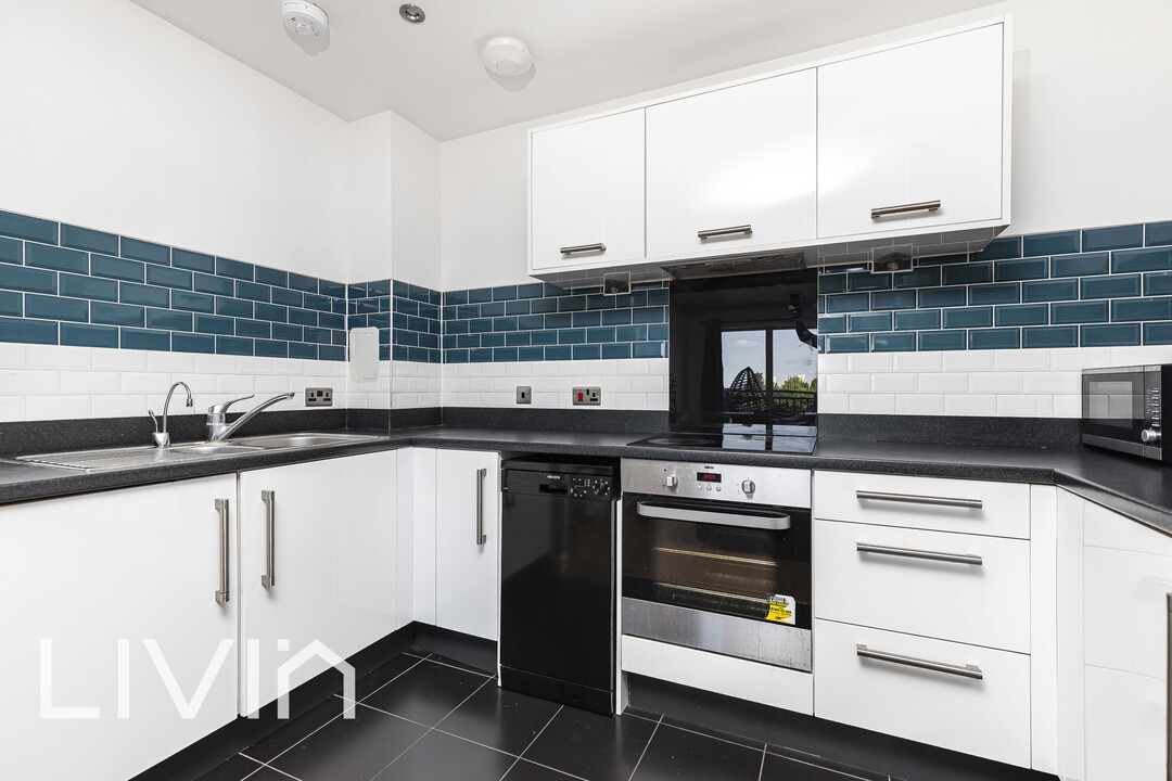 2 bed apartment for sale in Watson Place, South Norwood  - Property Image 8