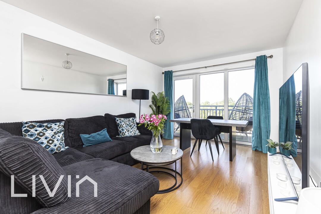 2 bed apartment for sale in Watson Place, South Norwood  - Property Image 2