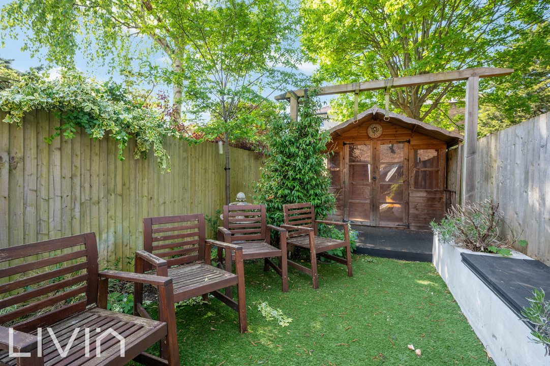 4 bed town house to rent in Wavell Court, Croydon 12