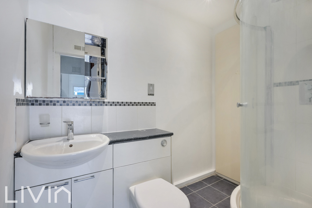 4 bed town house to rent in Wavell Court, Croydon 4