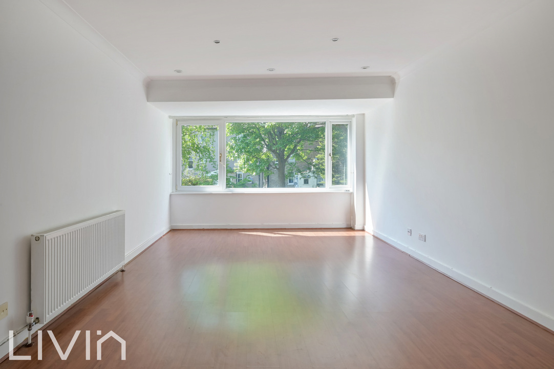 4 bed town house to rent in Wavell Court, Croydon 6