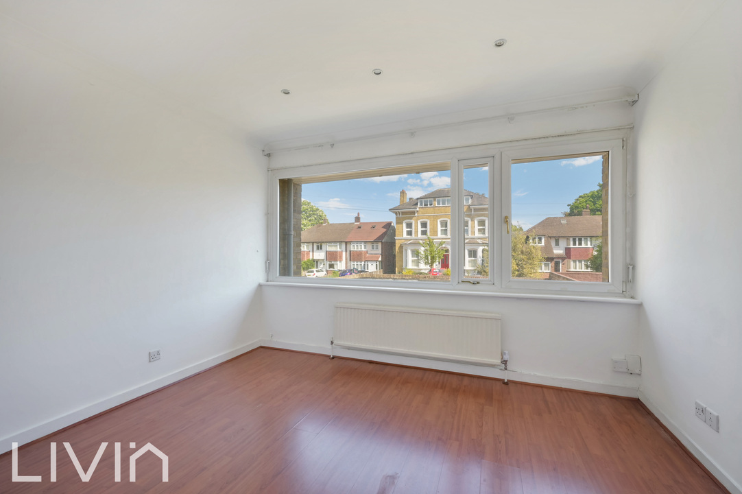 4 bed town house to rent in Wavell Court, Croydon 5