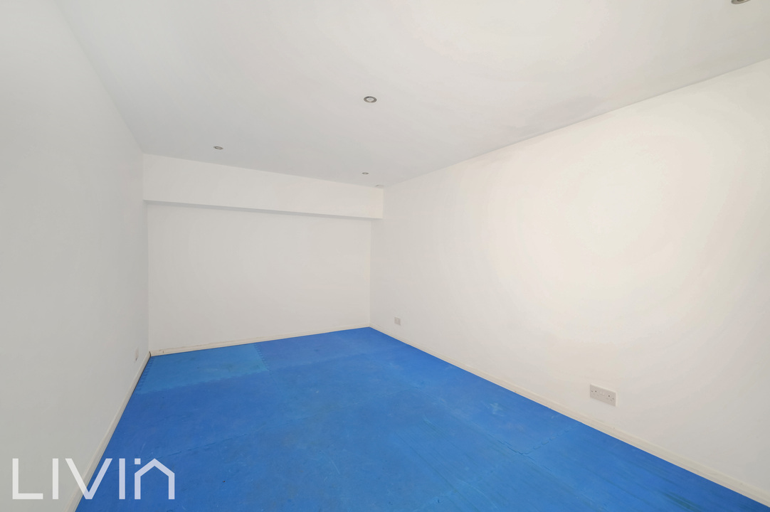 4 bed town house to rent in Wavell Court, Croydon 14