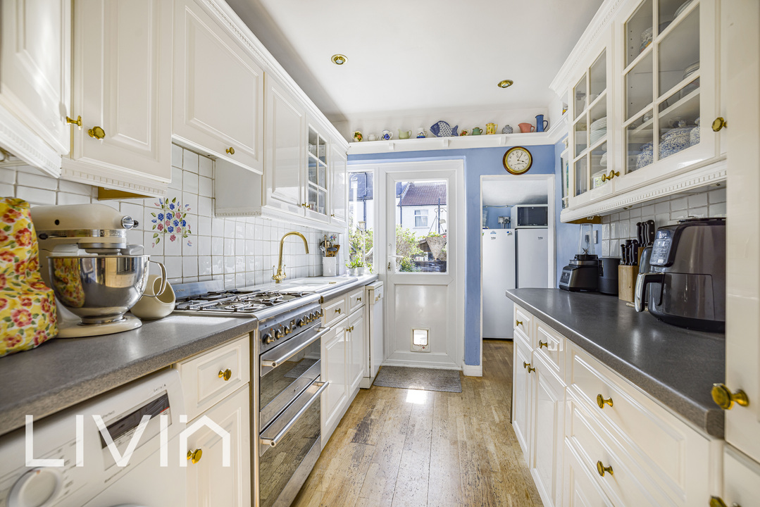 3 bed terraced house for sale in Sundridge Road, Croydon 5