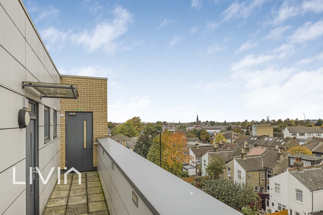 2 bed apartment for sale in Hogarth Crescent, Croydon  - Property Image 17