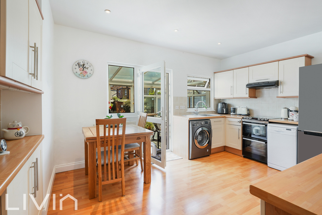 2 bed end of terrace house for sale in Northway Road, Croydon 5