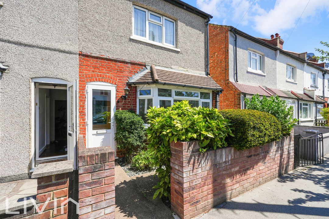 2 bed end of terrace house for sale in Northway Road, Croydon, CR0