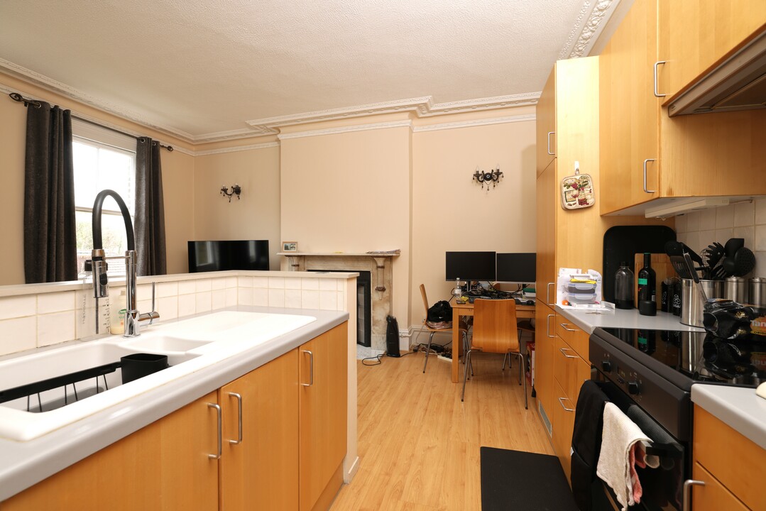 1 bed apartment for sale in Birdhurst Rise, South Croydon  - Property Image 8