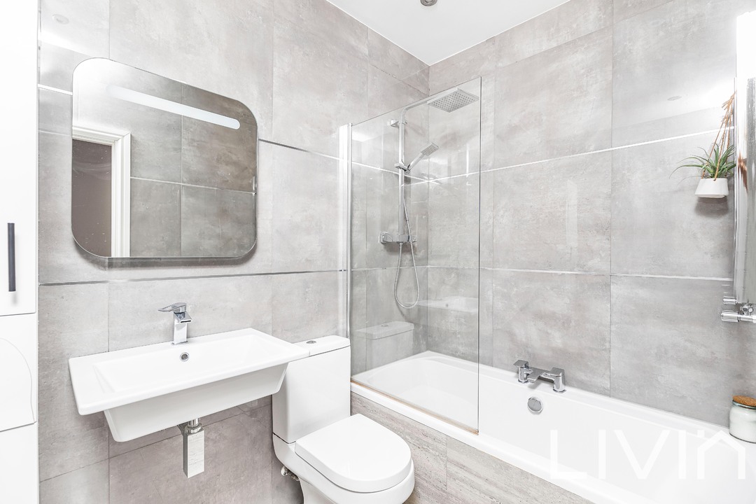 1 bed apartment for sale in Addiscombe Road, Croydon 9