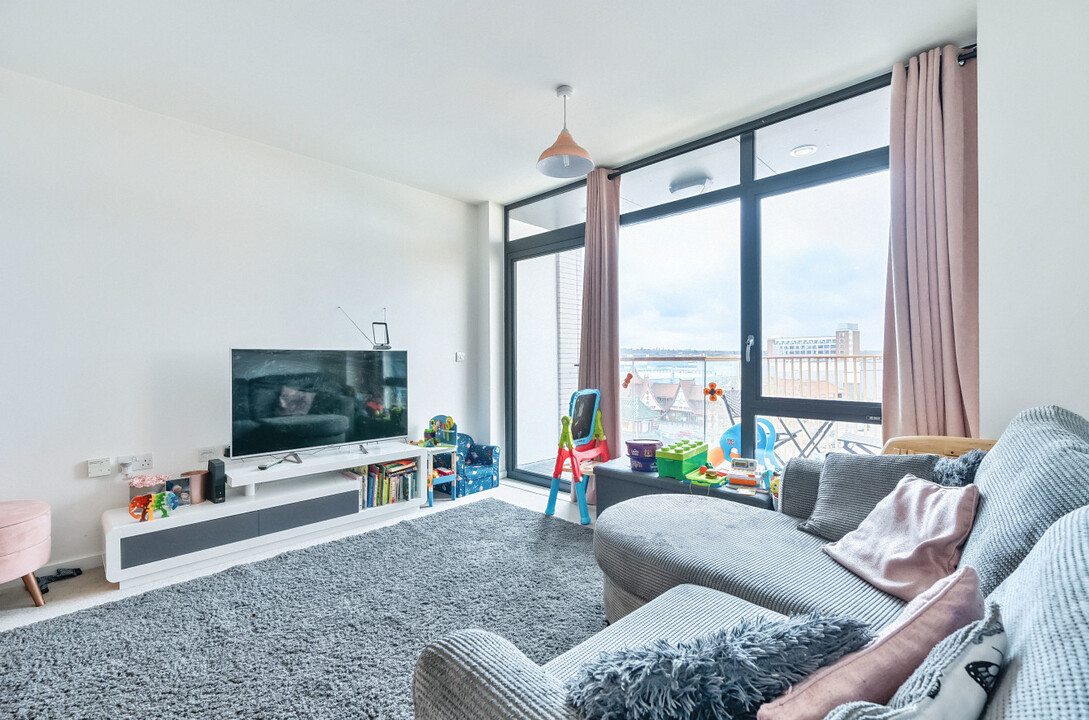 1 bed apartment for sale in Purley Way, Croydon 5