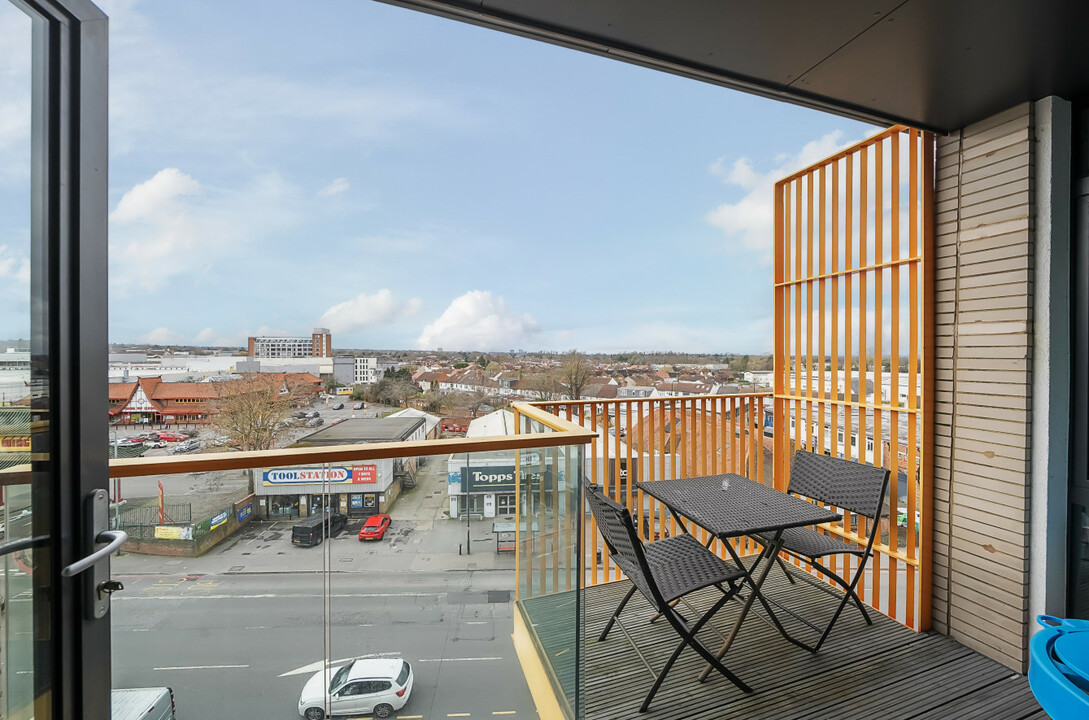 1 bed apartment for sale in Purley Way, Croydon 9