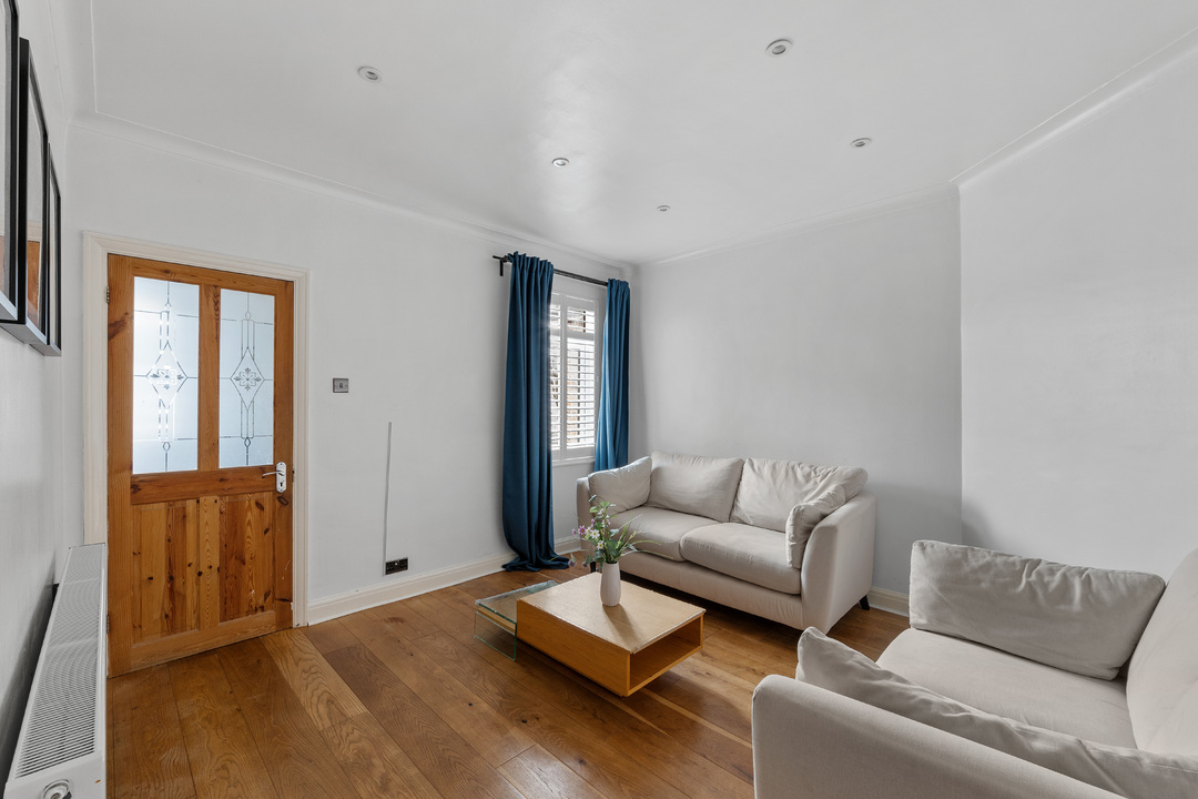 2 bed apartment to rent in Brampton Road, Croydon 1