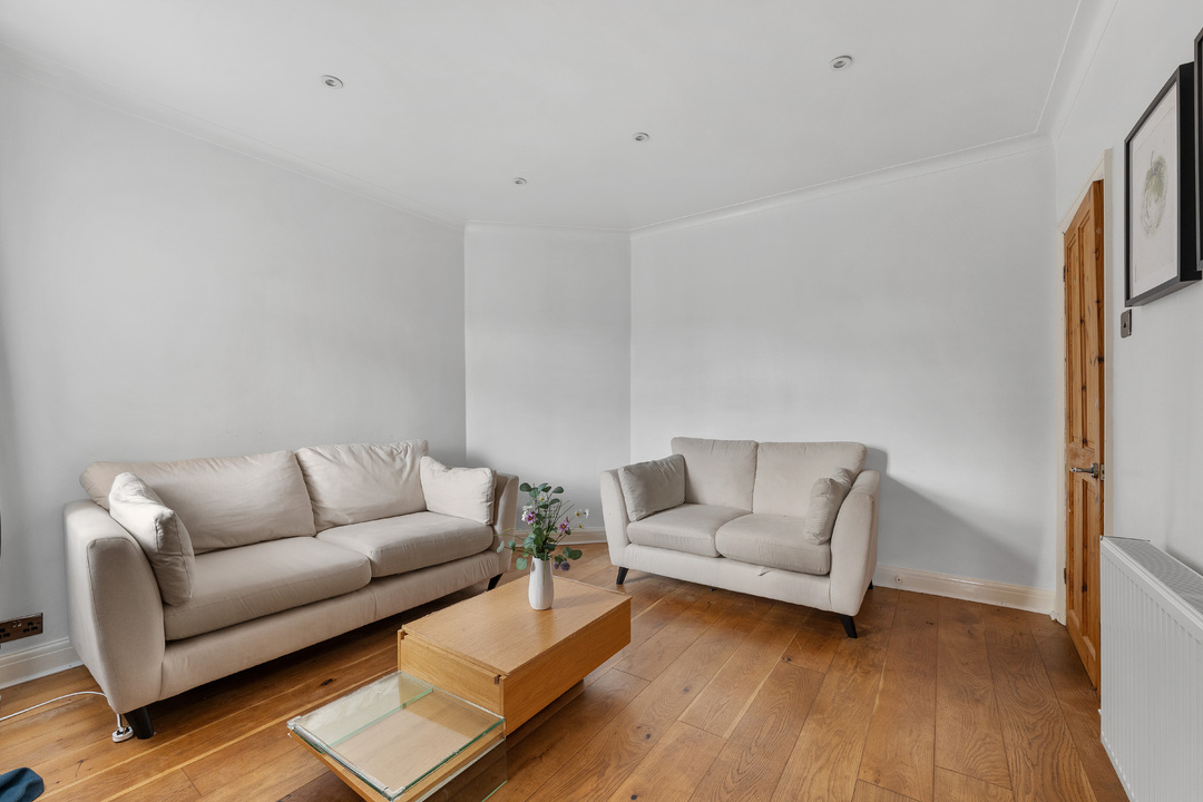 2 bed apartment to rent in Brampton Road, Croydon 2