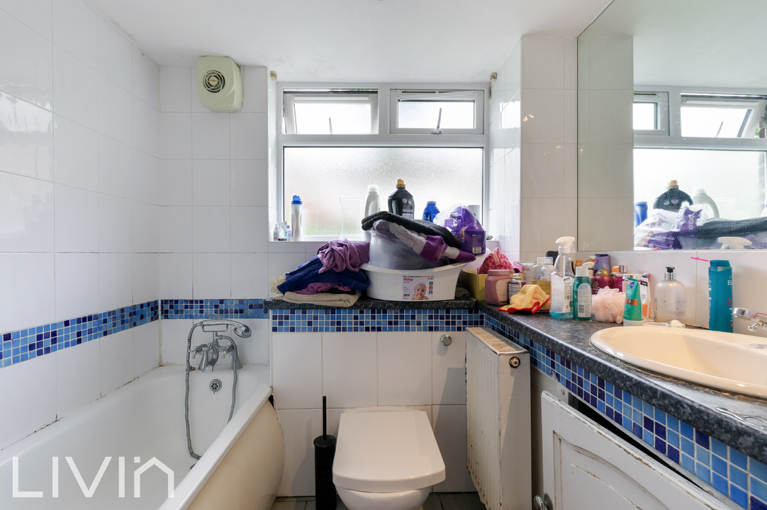 2 bed apartment for sale in Clement Close, Purley  - Property Image 5