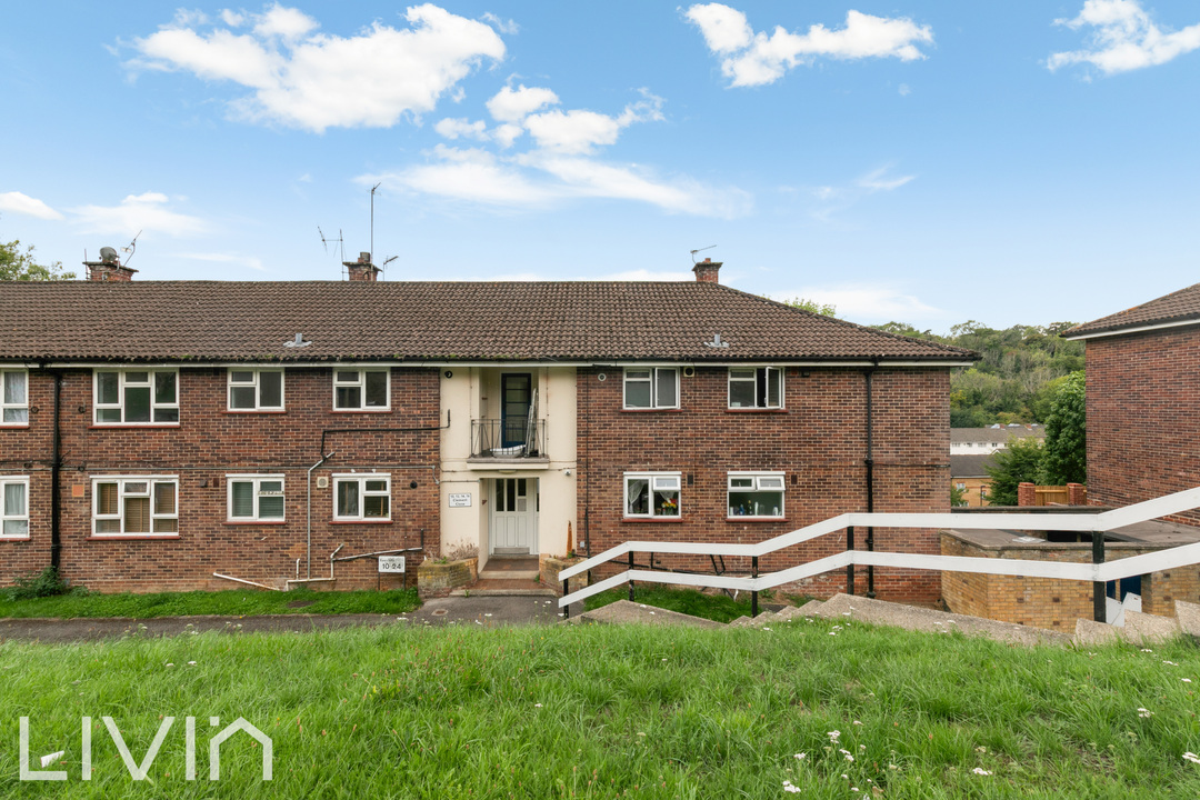 2 bed apartment for sale in Clement Close, Purley, CR8