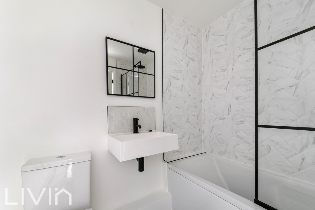 2 bed apartment to rent in Maplecourt, Croydon 7