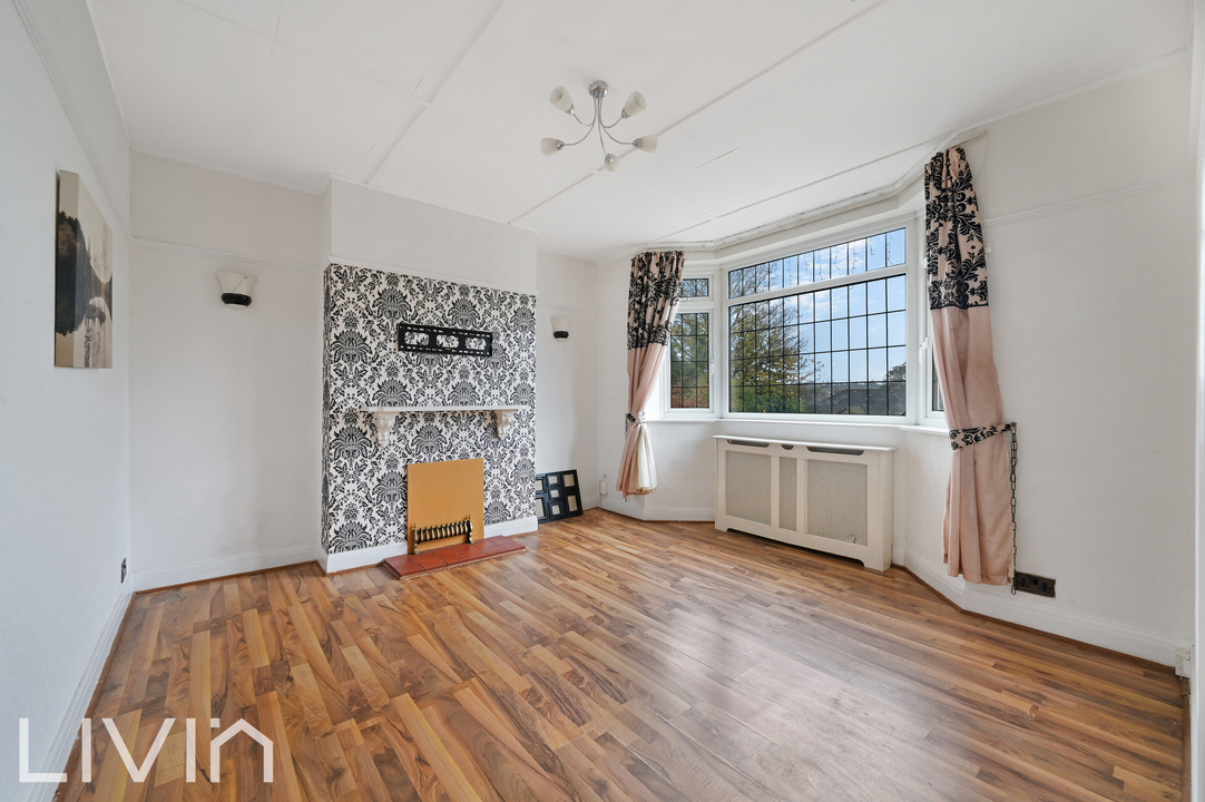 3 bed semi-detached house to rent in Selsdon Park Road, South Croydon  - Property Image 2