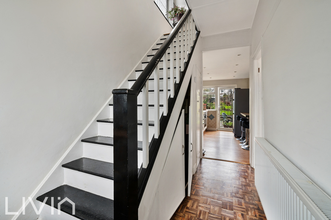 3 bed semi-detached house to rent in Selsdon Park Road, South Croydon 5