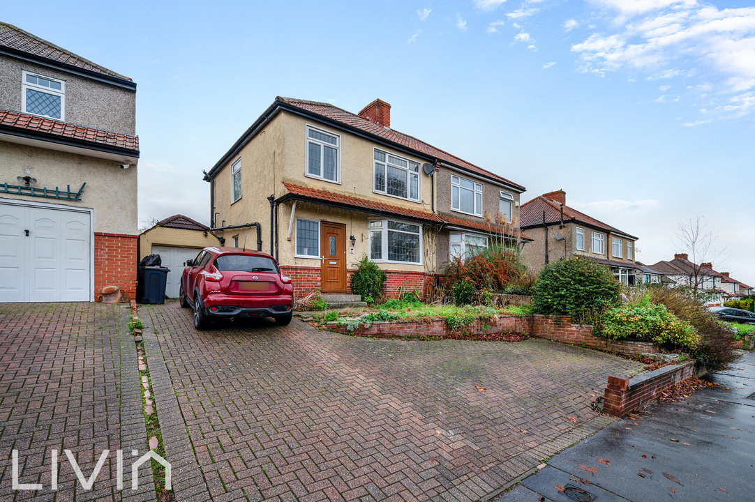 3 bed semi-detached house to rent in Selsdon Park Road, South Croydon  - Property Image 1