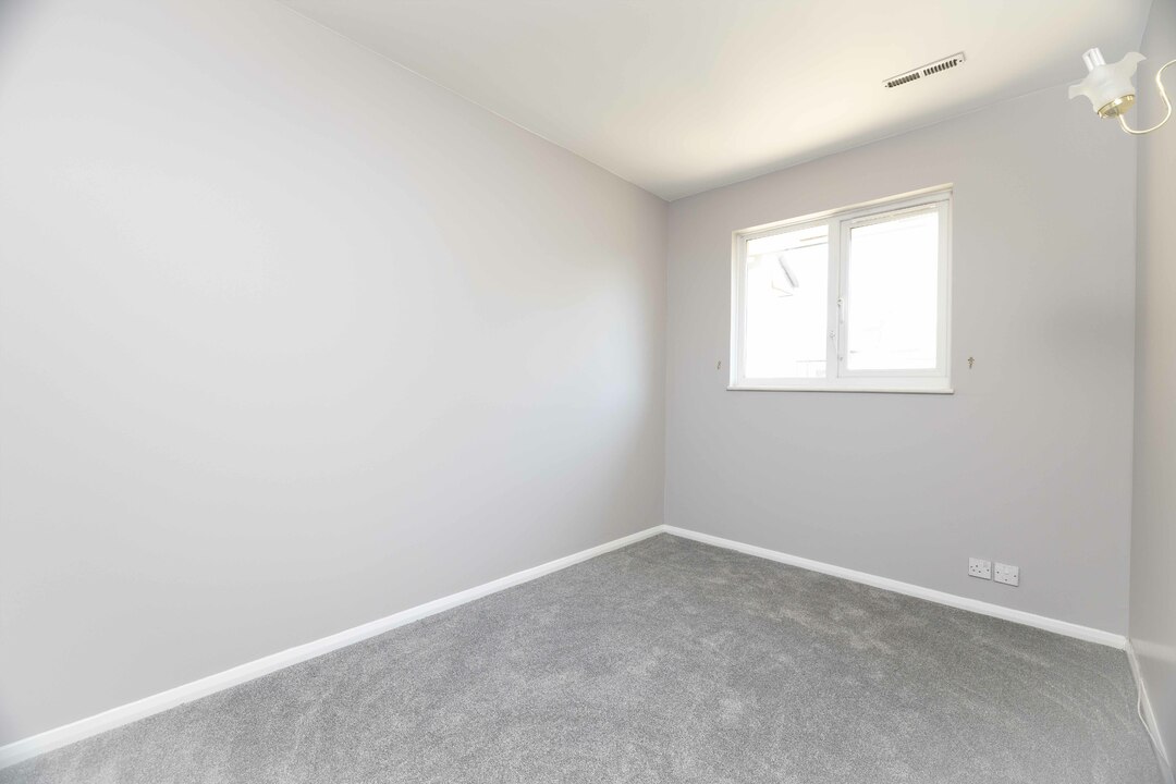 3 bed end of terrace house for sale in Goodhew Road, Croydon 6