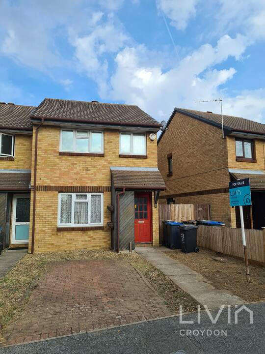 3 bed end of terrace house for sale in Goodhew Road, Croydon  - Property Image 1