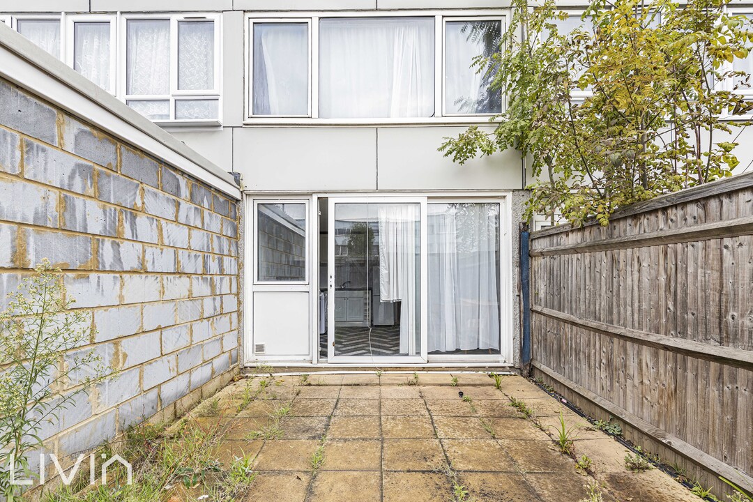 3 bed terraced house for sale in Shropshire Close, Mitcham  - Property Image 7