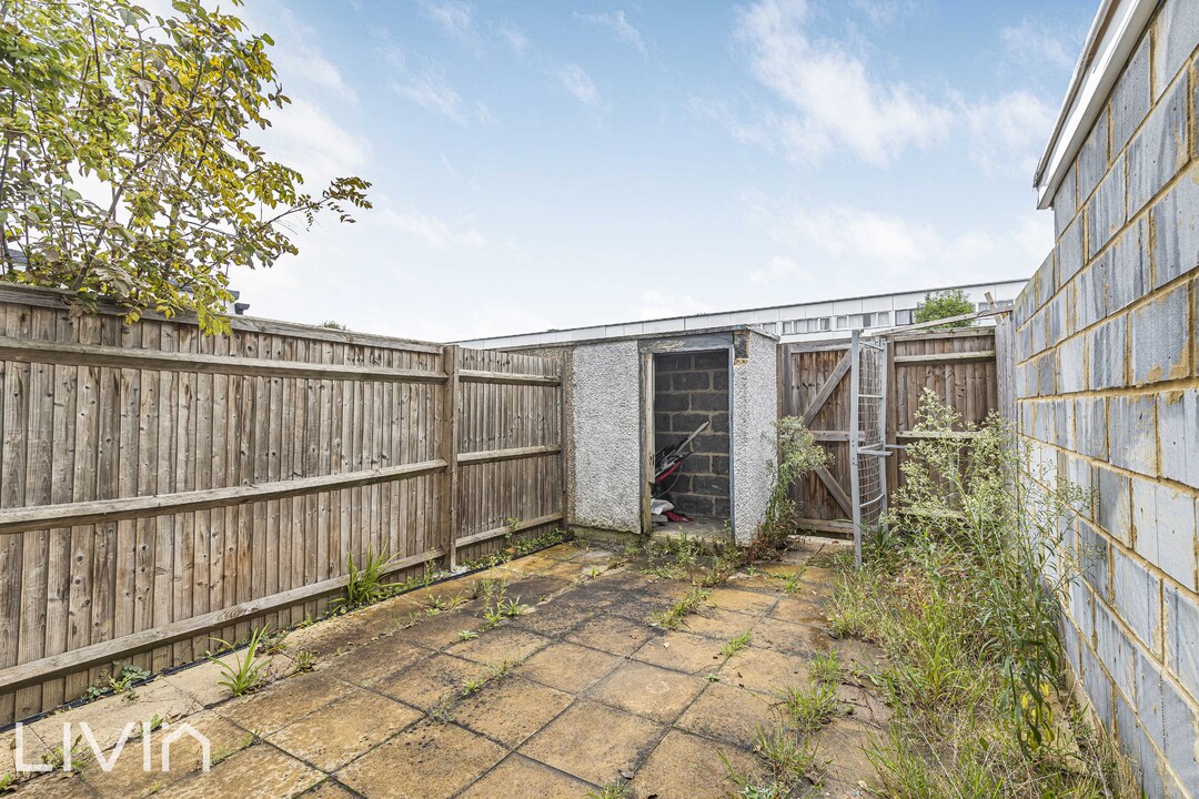 3 bed terraced house for sale in Shropshire Close, Mitcham  - Property Image 8