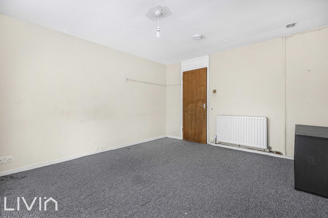 3 bed terraced house for sale in Shropshire Close, Mitcham  - Property Image 12