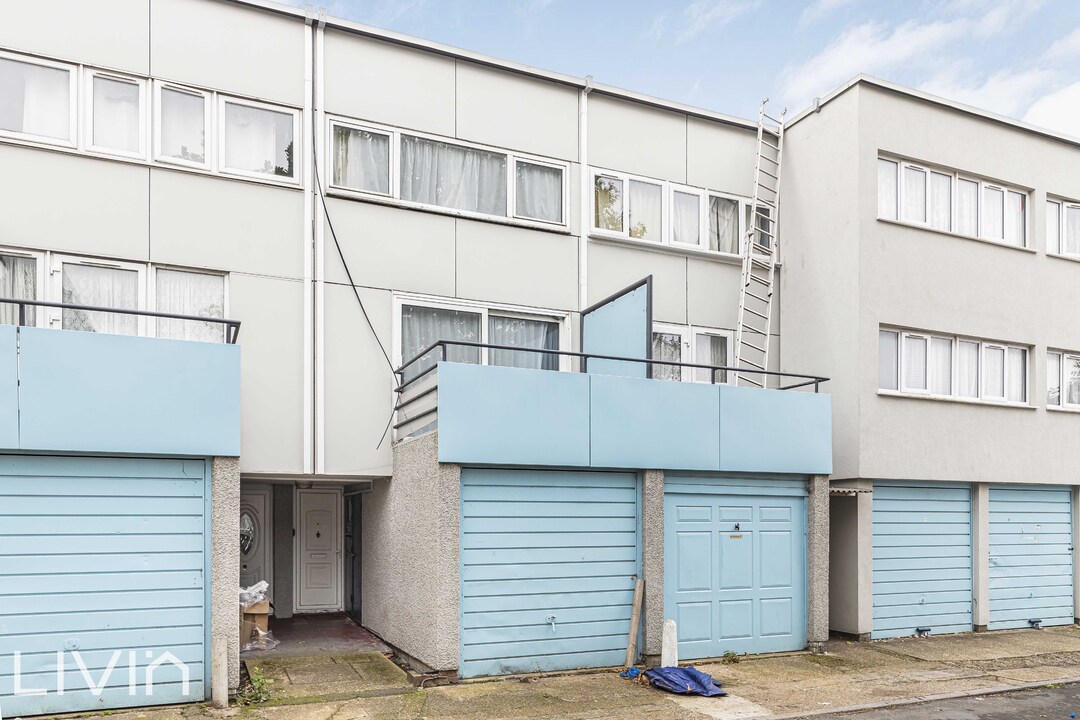 3 bed terraced house for sale in Shropshire Close, Mitcham  - Property Image 16