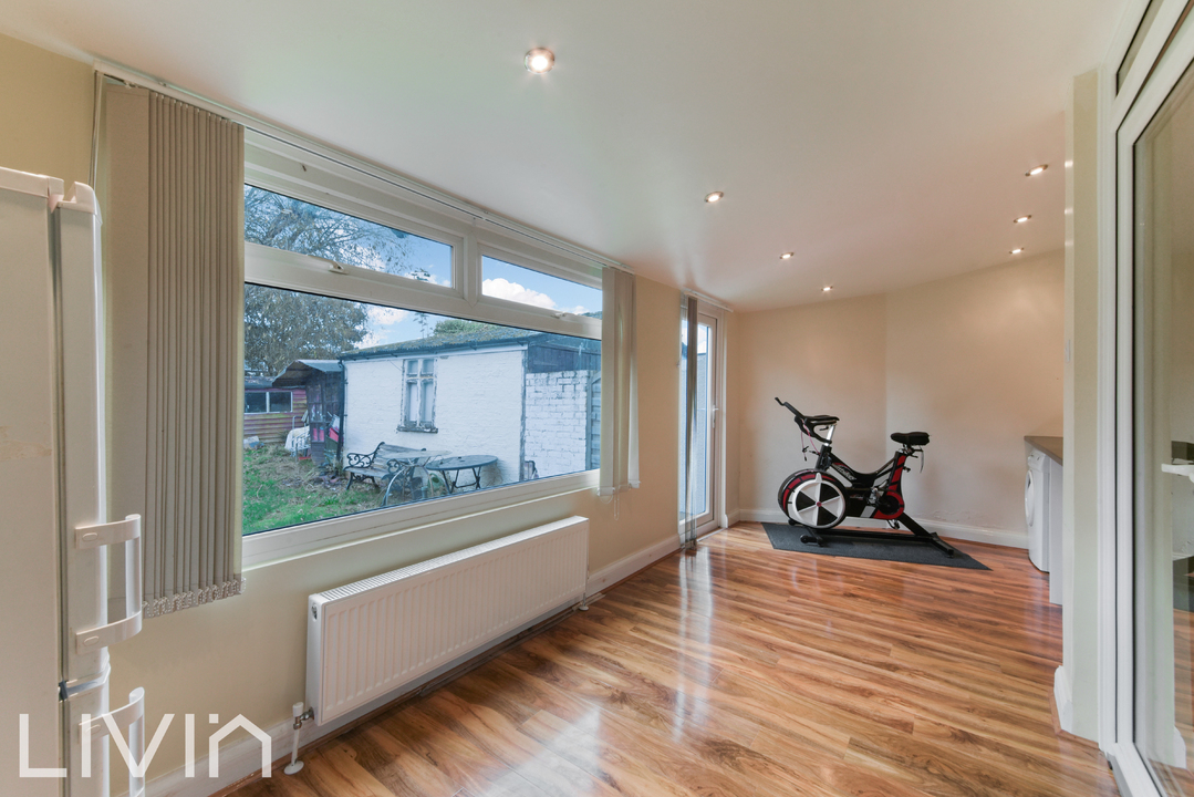 3 bed semi-detached house for sale in Westbourne Road, Croydon  - Property Image 11