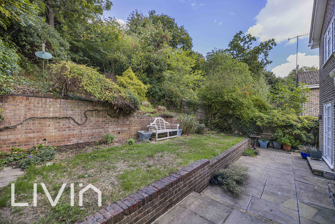 4 bed detached house for sale in Boundary Way, Croydon  - Property Image 10
