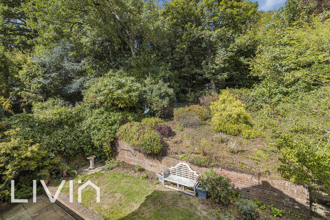 4 bed detached house for sale in Boundary Way, Croydon  - Property Image 11