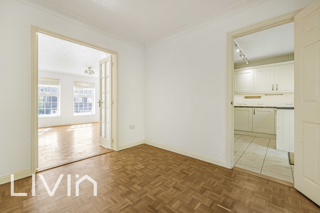 4 bed detached house for sale in Boundary Way, Croydon  - Property Image 4