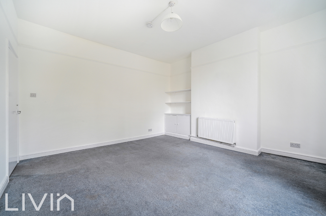 2 bed apartment to rent in Lorn Road, London 3