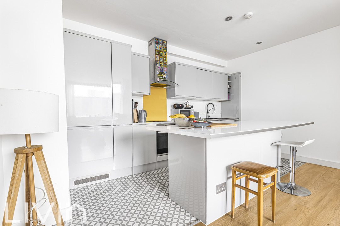 2 bed apartment for sale in Barclay Road, Croydon  - Property Image 7