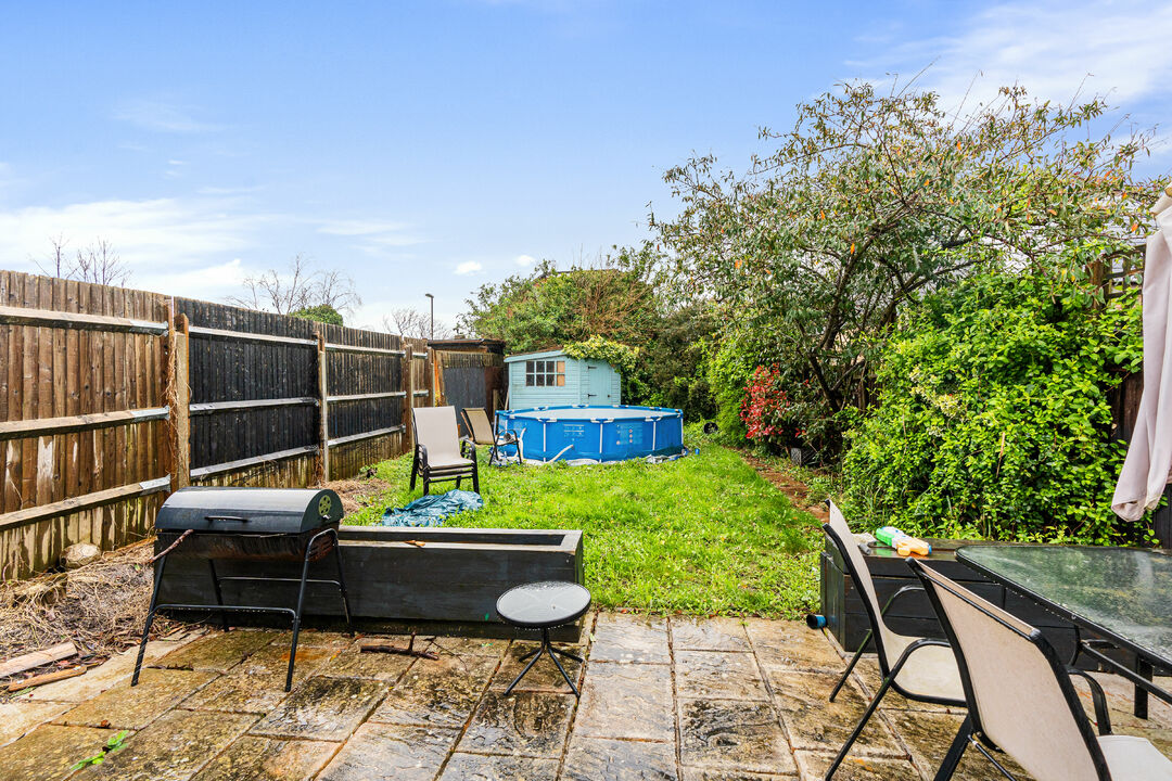 3 bed end of terrace house for sale in Meadvale Road, Croydon 9