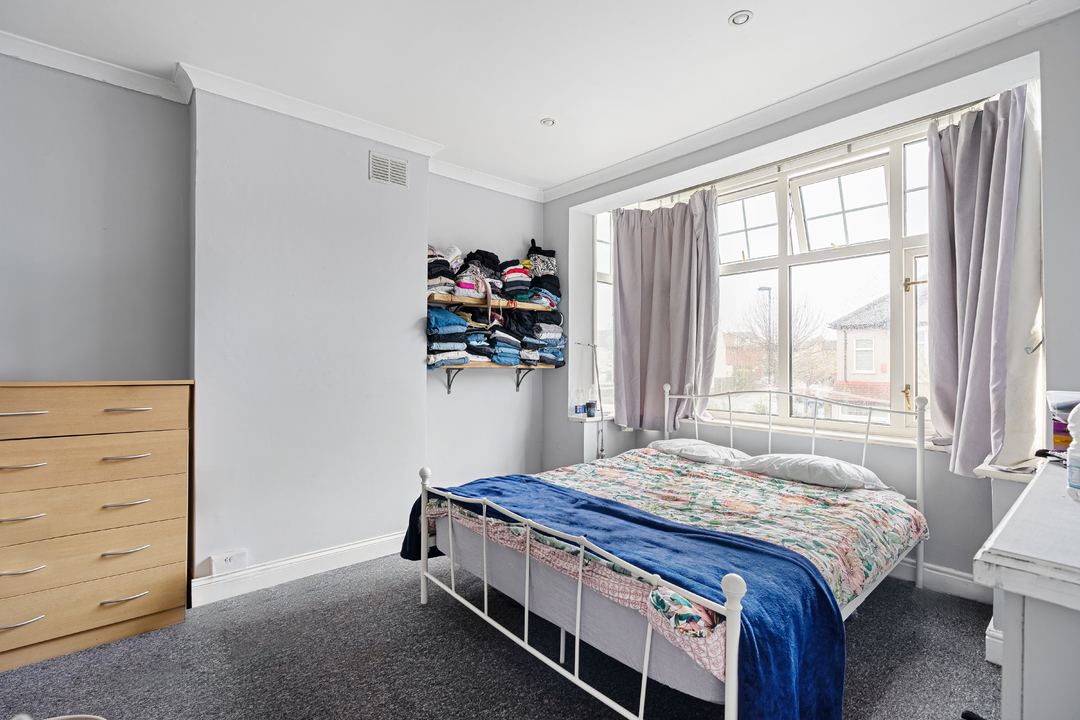 3 bed end of terrace house for sale in Meadvale Road, Croydon 4