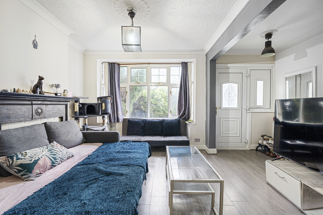 3 bed end of terrace house for sale in Meadvale Road, Croydon 7